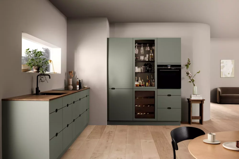 Kvik Ombra Design Küchenzeile mit Hochschrank grün